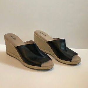 Sonoma black leather wedge heels